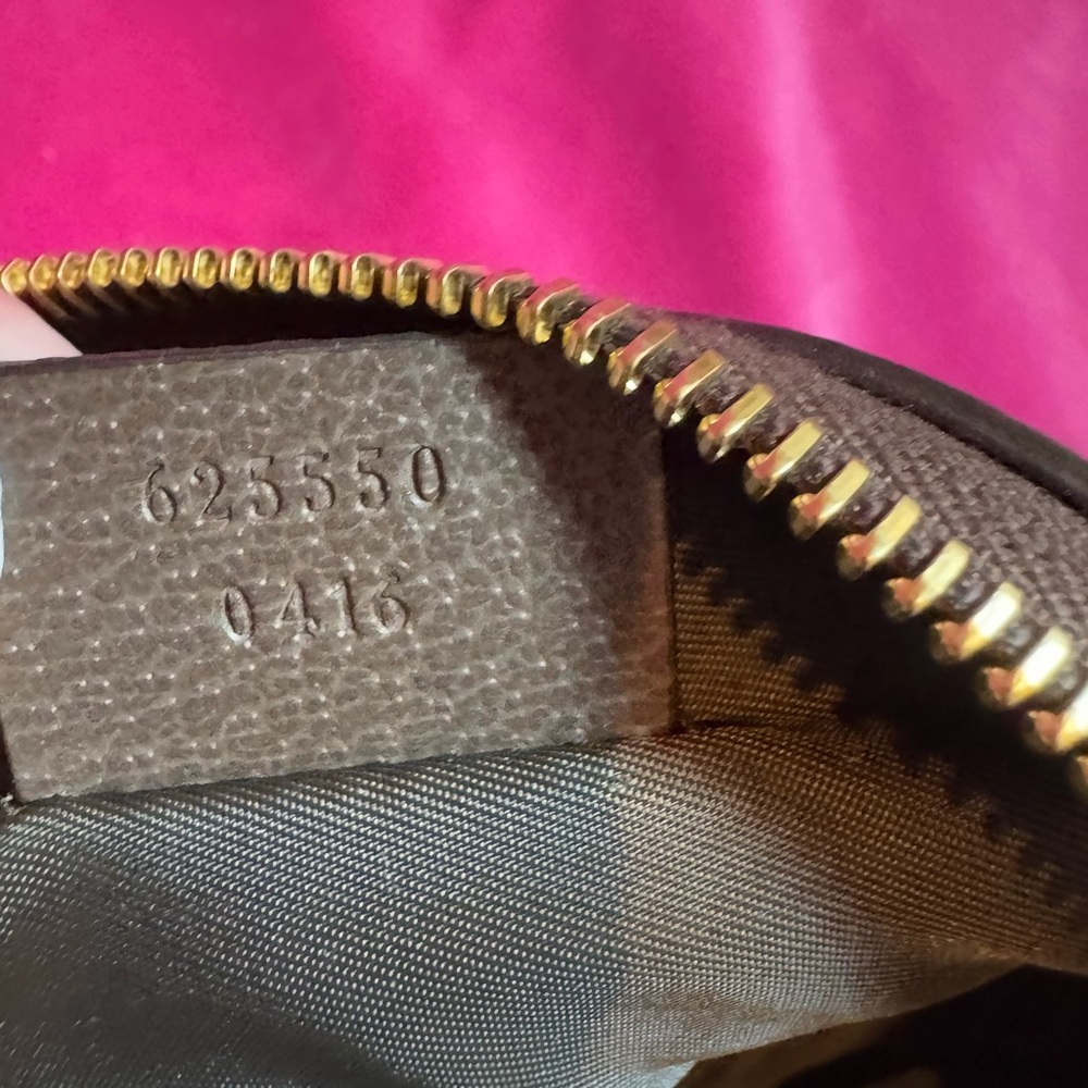 Gucci Cream and Brown Cosmetic Bag with GG Monogram - Picture 9 of 10